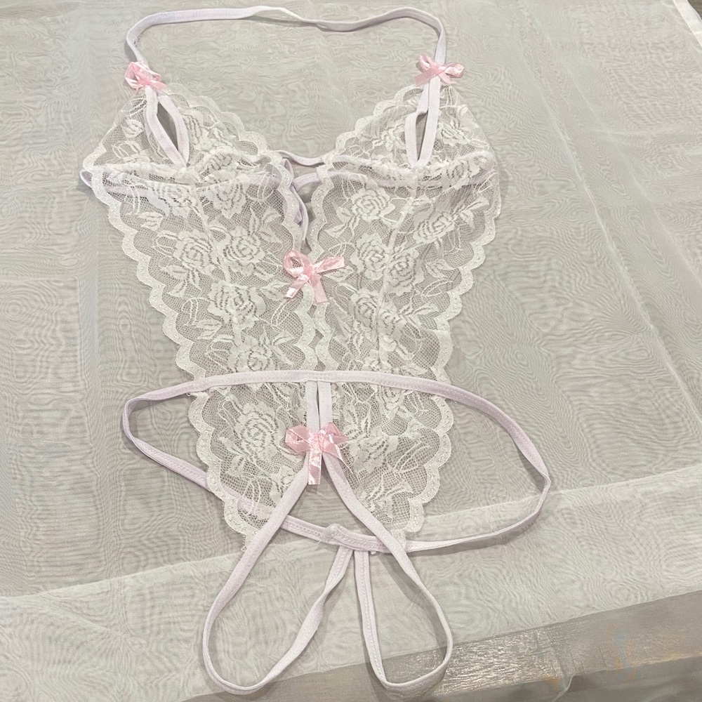 Elegant Lace Bodysuit in White and Pink